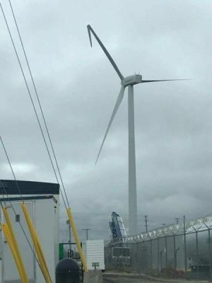 page_WIND_TURBINE_DAMAGED_2018_PHOTO_BY_WILL_SQUARE_PATERSON
